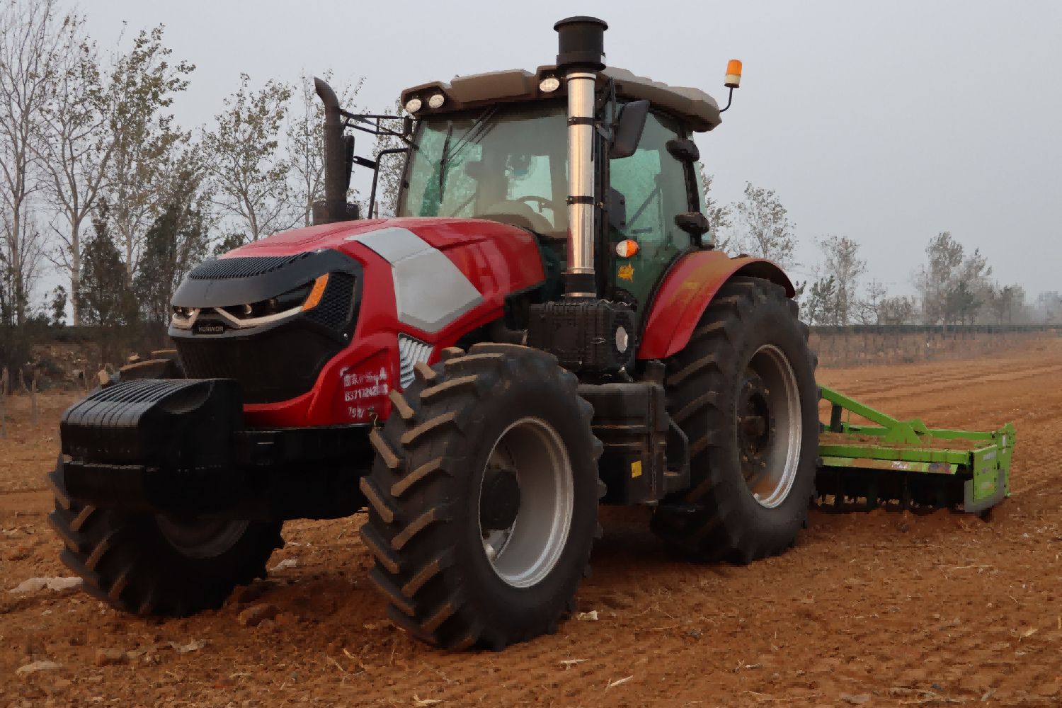 Как выбрать подходящие сельскохозяйственные орудия для трактора