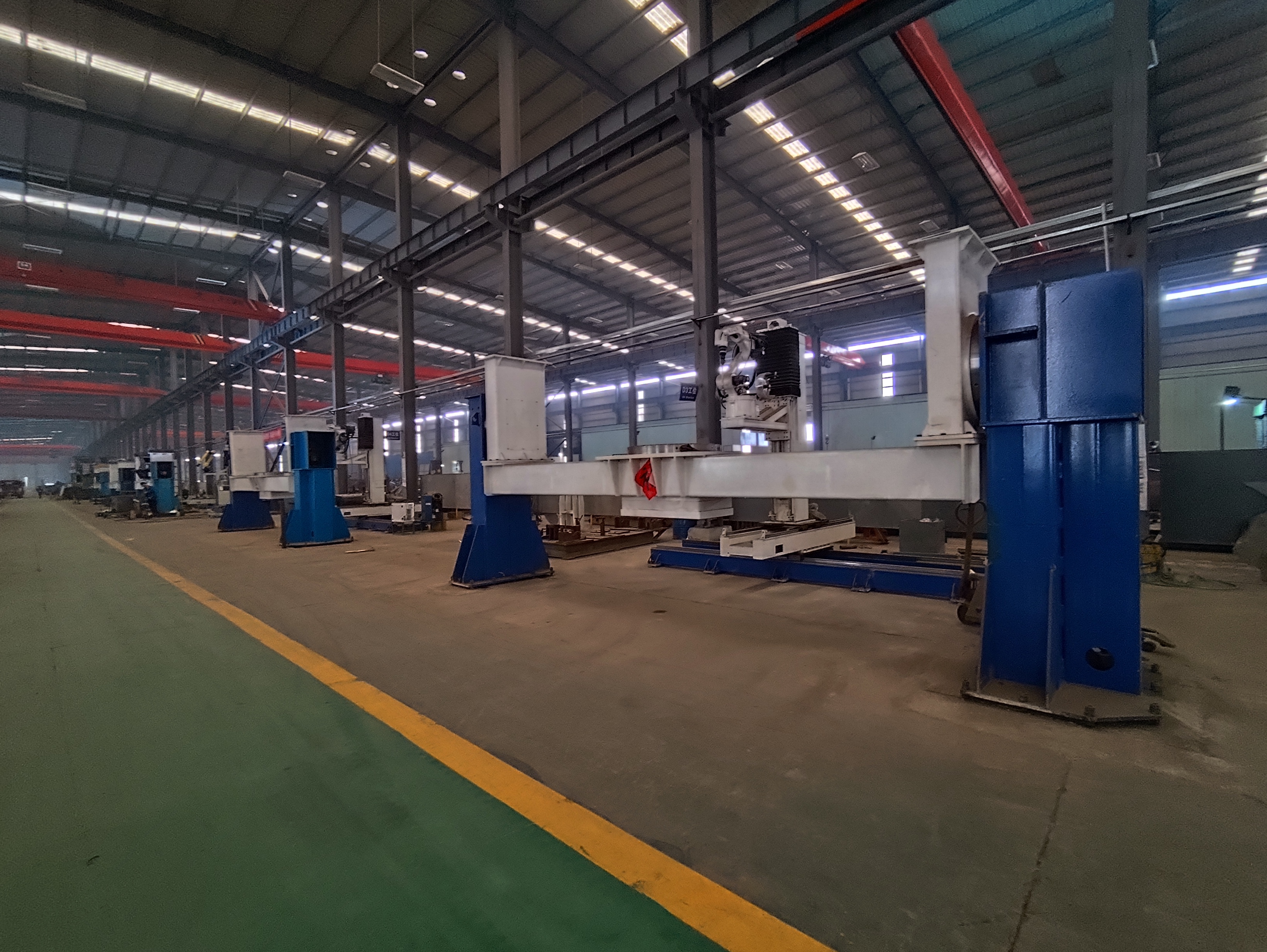 «Новые рабочие» на производственной линии